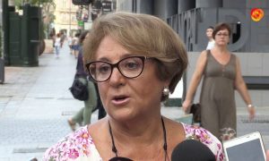 ARGAR y el Ayuntamiento cuelgan en el Teatro Apolo su cartel en apoyo a las familias de niños enferm